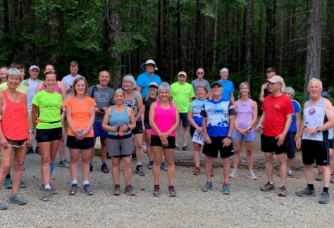 Comox Valley Road Runners group run Thursday Night Trails group shot of runners