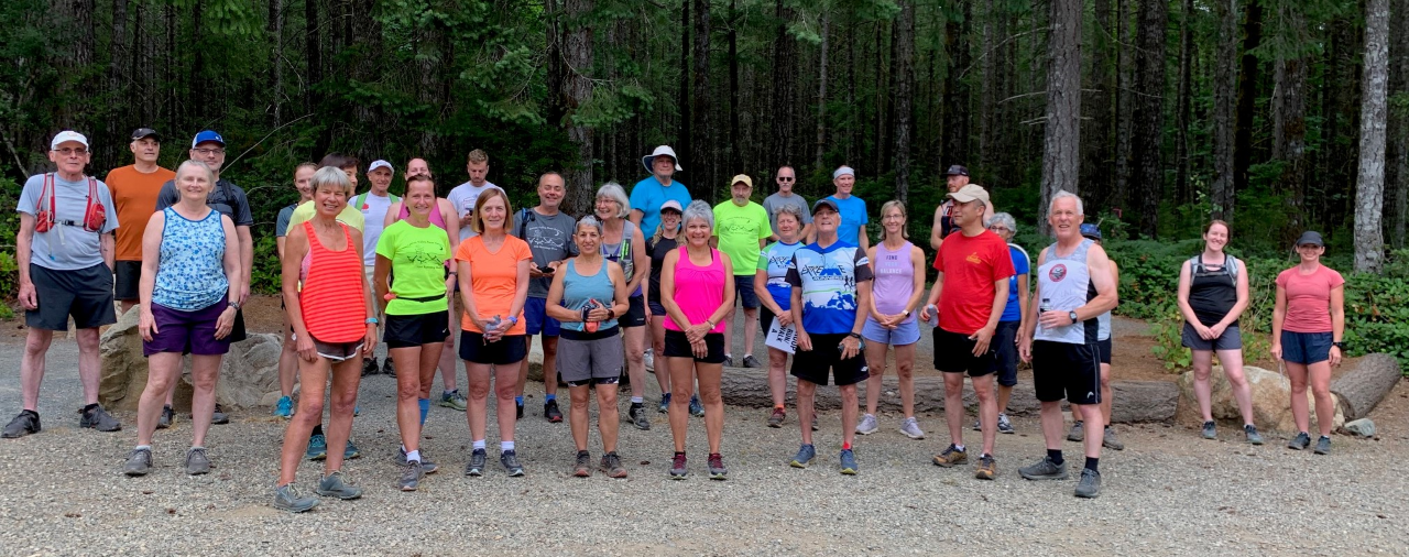 Comox Valley Road Runners group run Thursday Night Trails group shot of runners
